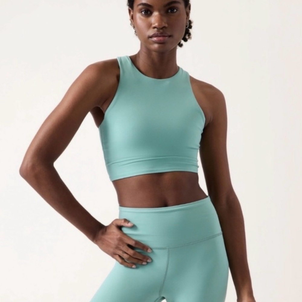 Athleta conscious crop workout tank size Large